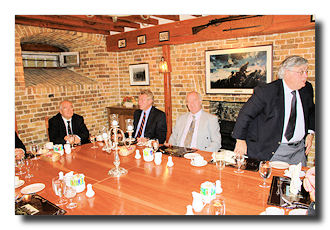 Confrères à table