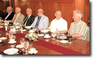 Photo prise lors du diner mensuel de juin 2014.